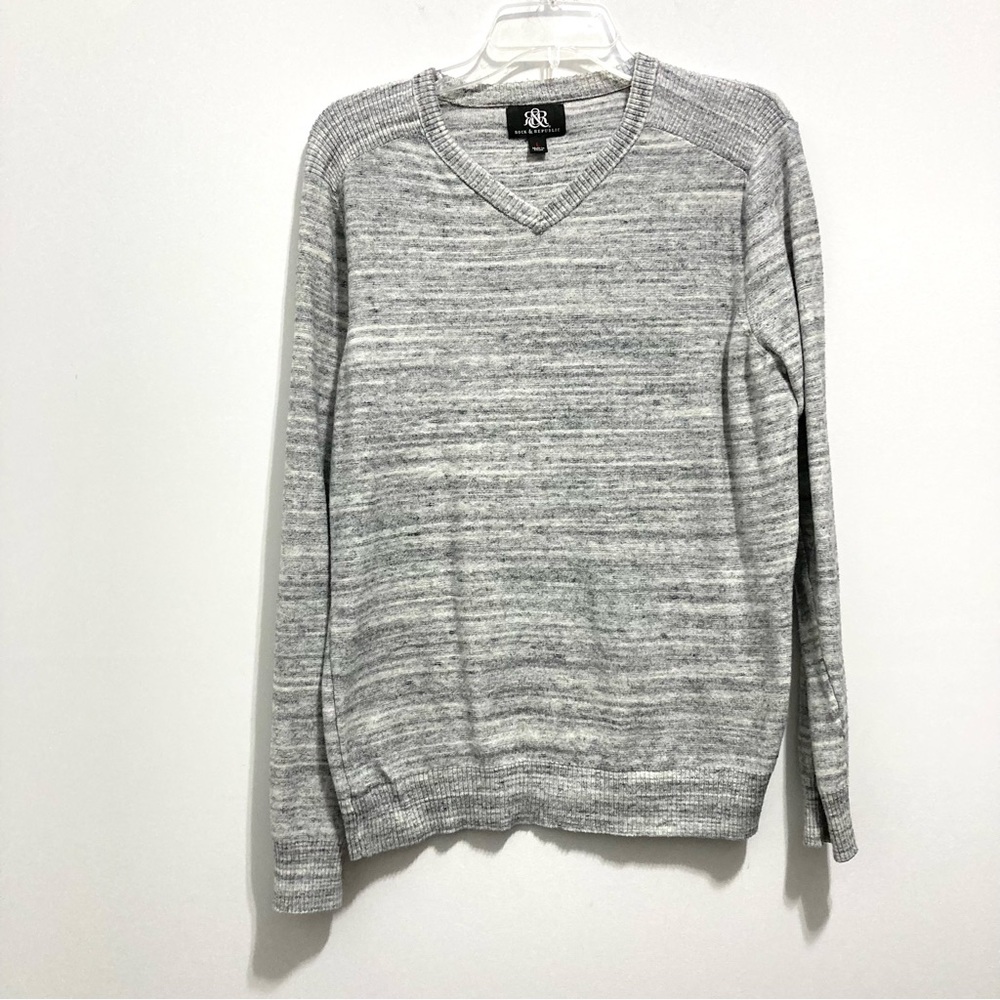 Rock & Republic Men’s Fine Gage V-Neck Sweater Pullover Gray Heather